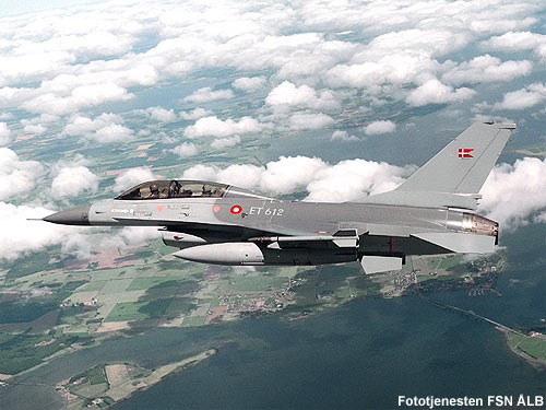 F-16BFightingFalcon