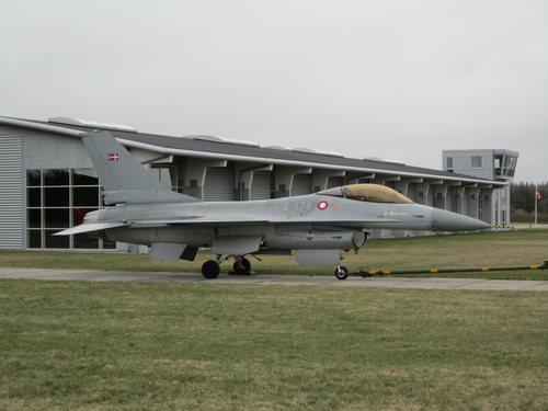 F16-174 (3)